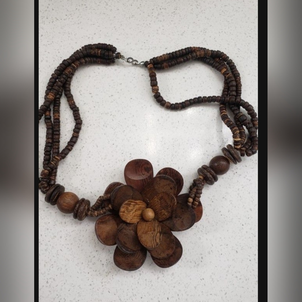 Wood rose beaded necklace Handmade - Picture 3 of 5